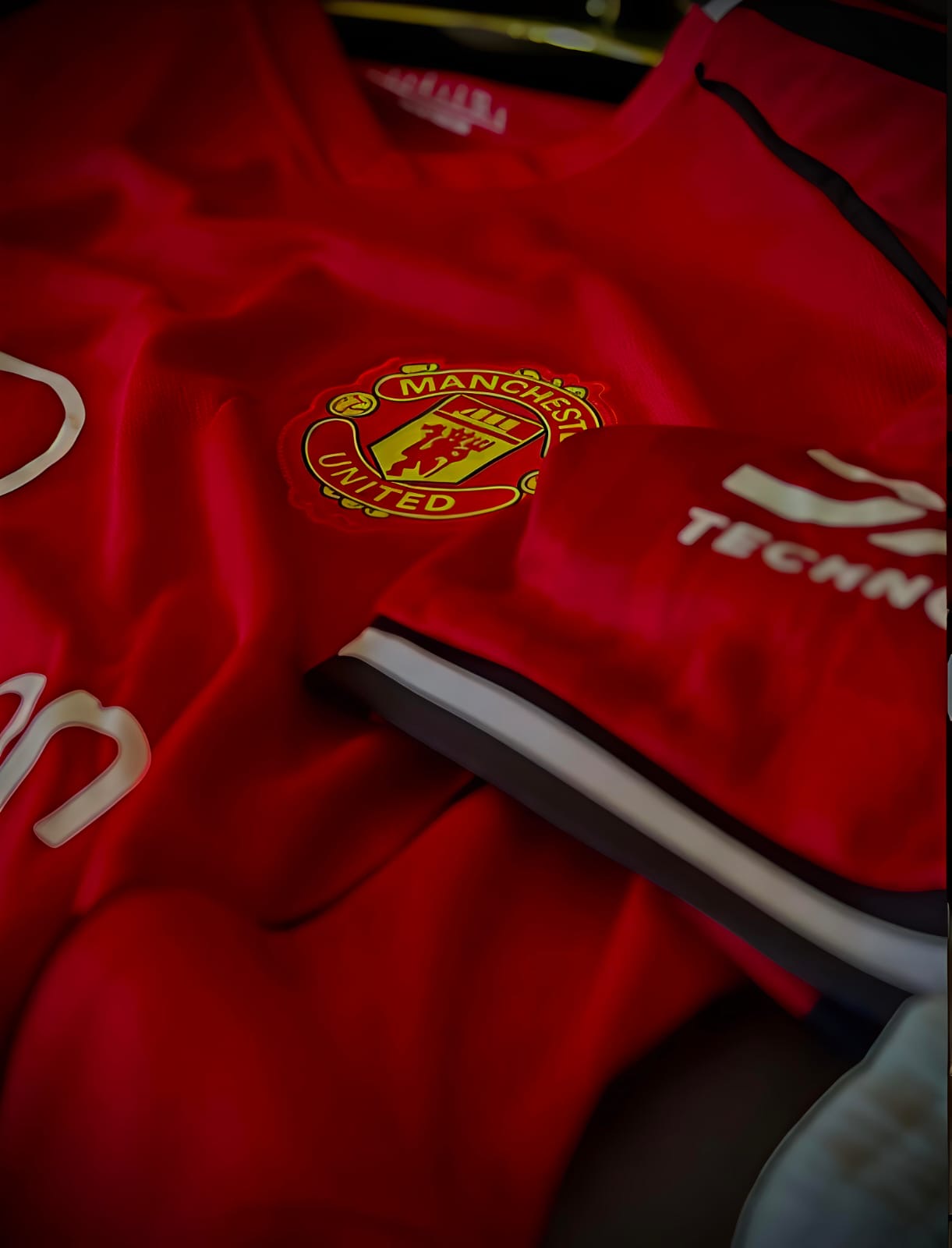 MANCHESTER UNITED 2025/26 HOME SET (WITH SHORTS)