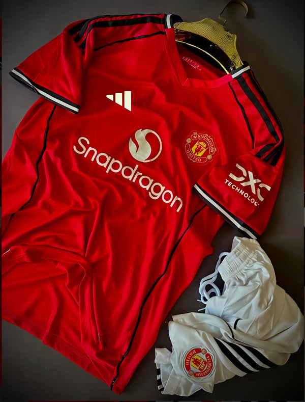 MANCHESTER UNITED 2025/26 HOME SET (WITH SHORTS)